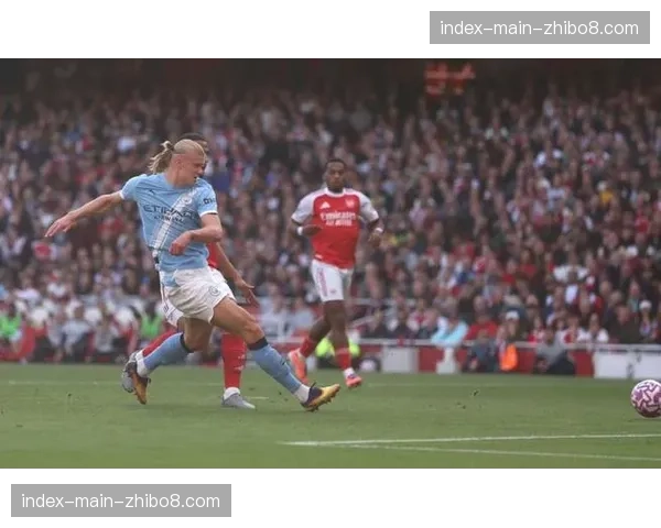 曼城对阵阿森纳半场结束,双方1-1战平,场面势均力敌